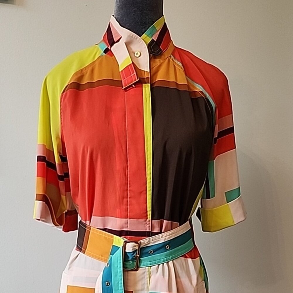 Color block dress by Donna Morgan size 2 with Belt accents